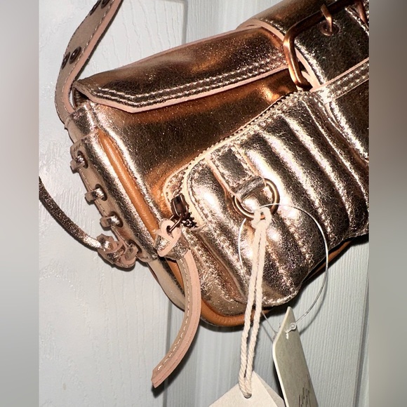 Free People Metallic Gold Leather Buckled Shoulder Crossbody Bag NWT 🔖 - Picture 3 of 9